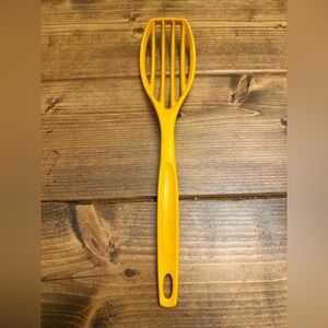 Vintage FOLEY Whisk Nylon Slotted Mustard Yellow Spoon Blender Whip Strainer 11”